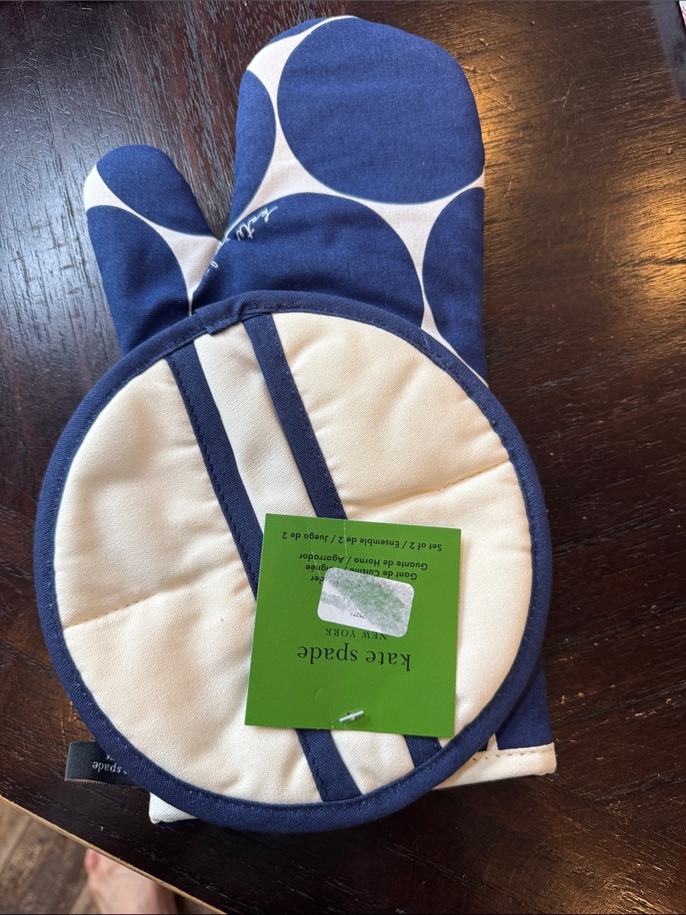 Kate spade navy and white oven mitt and pot holder set NWT